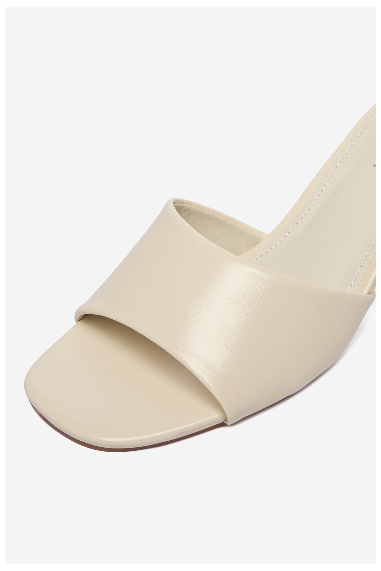 Klapki Jenny CEO-TS6251-01 Kremowy