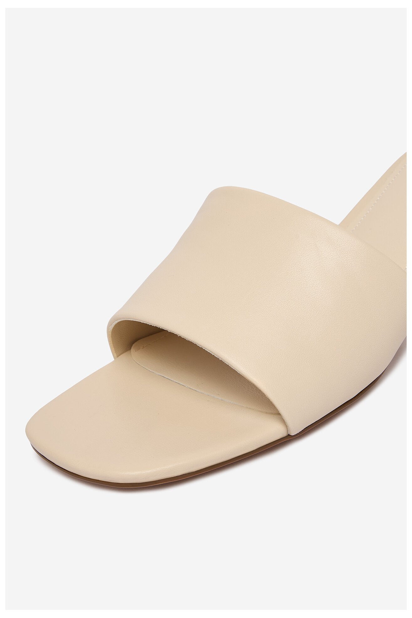 Джапанки Gino Rossi C-V2399L-1-1 СЛОНОВА КОСТ